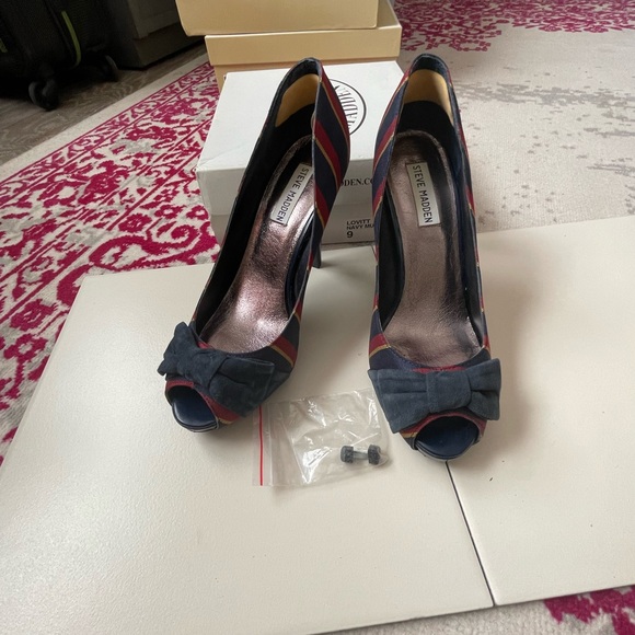 Steve Madden Navy and Red Covered Platform Peep Toe Pumps - Picture 9 of 14